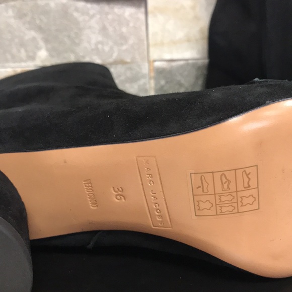 🎁 MARC JACOBS Embellished Chain Suede Block Heel Booties - Picture 8 of 8